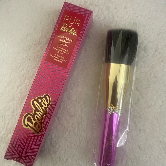 PUR x Barbie Keepsake Kabuki Brush - Pink and Gold - Picture 6 of 8